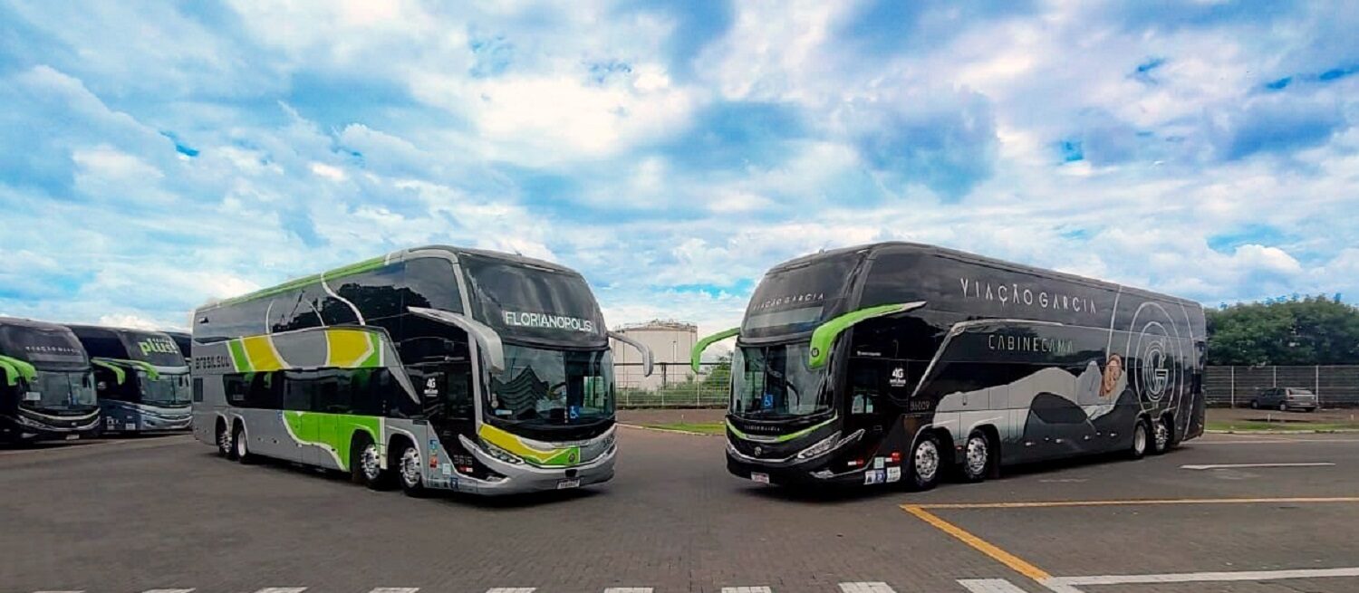 Encontro reúne fãs de ônibus no Centro-Oeste de Minas