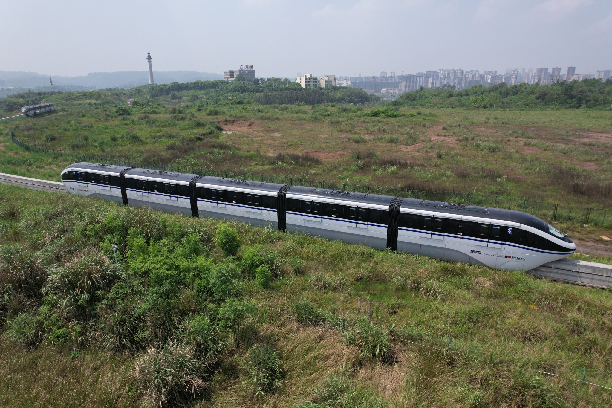 O primeiro trem da Linha 17-Ouro do Metrô- SP,  fabricado na cidade de Guang’an, na China, será enviado ao Brasil por navio e deve chegar ao porto de Santos no mês de julho